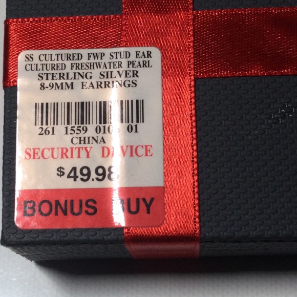 Cultured Freshwater Pearl Sterling Silver 8-9MM Earrings - Picture 4 of 7